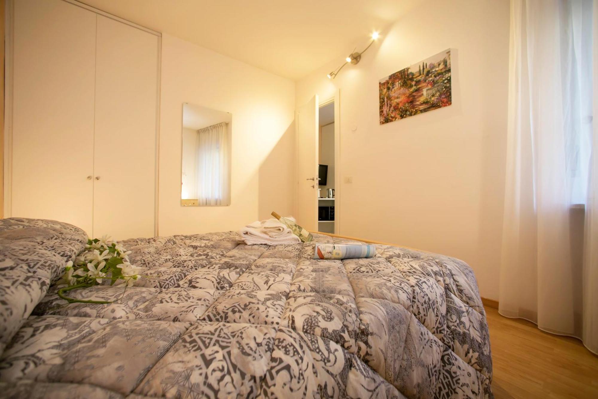 E - Happy Apartment *